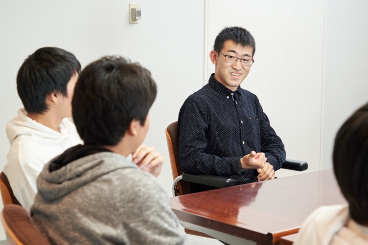 高橋俊介さん、清水康介さん、安田春樹さん、宮田岳さん