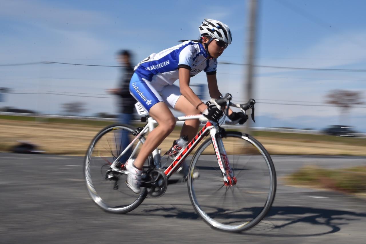 自分の興味に応じて競技を選び、勉強とも両立できる自転車同好会。～入賞で勢いに乗る吉岡梨紗さんインタビュー～