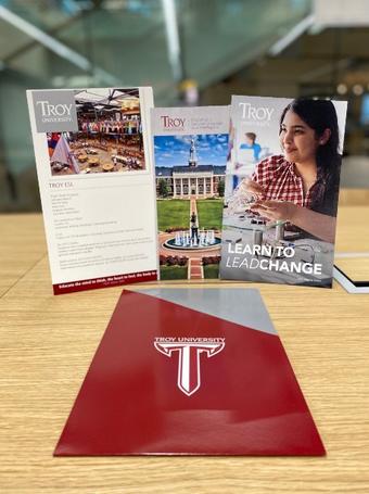  Gakushuin University and the International Centre often receive visitors from our partner universities and other organizations overseas. Below are reports about such visits.  Visitor from Troy University, United States