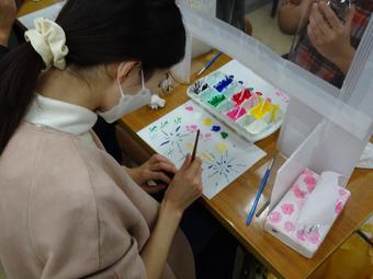 International students enjoy an Edo-style wind bell painting workshop and a visit to the Sensoji temple