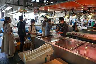 Visiting a fish market
