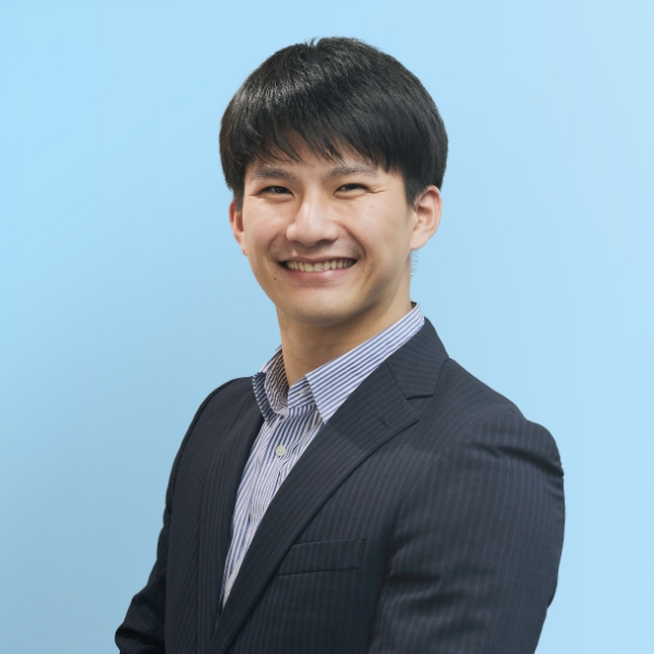 I want to work in overseas sales for an automaker. I set clear goals for myself and I chose my way of life to make them come true.