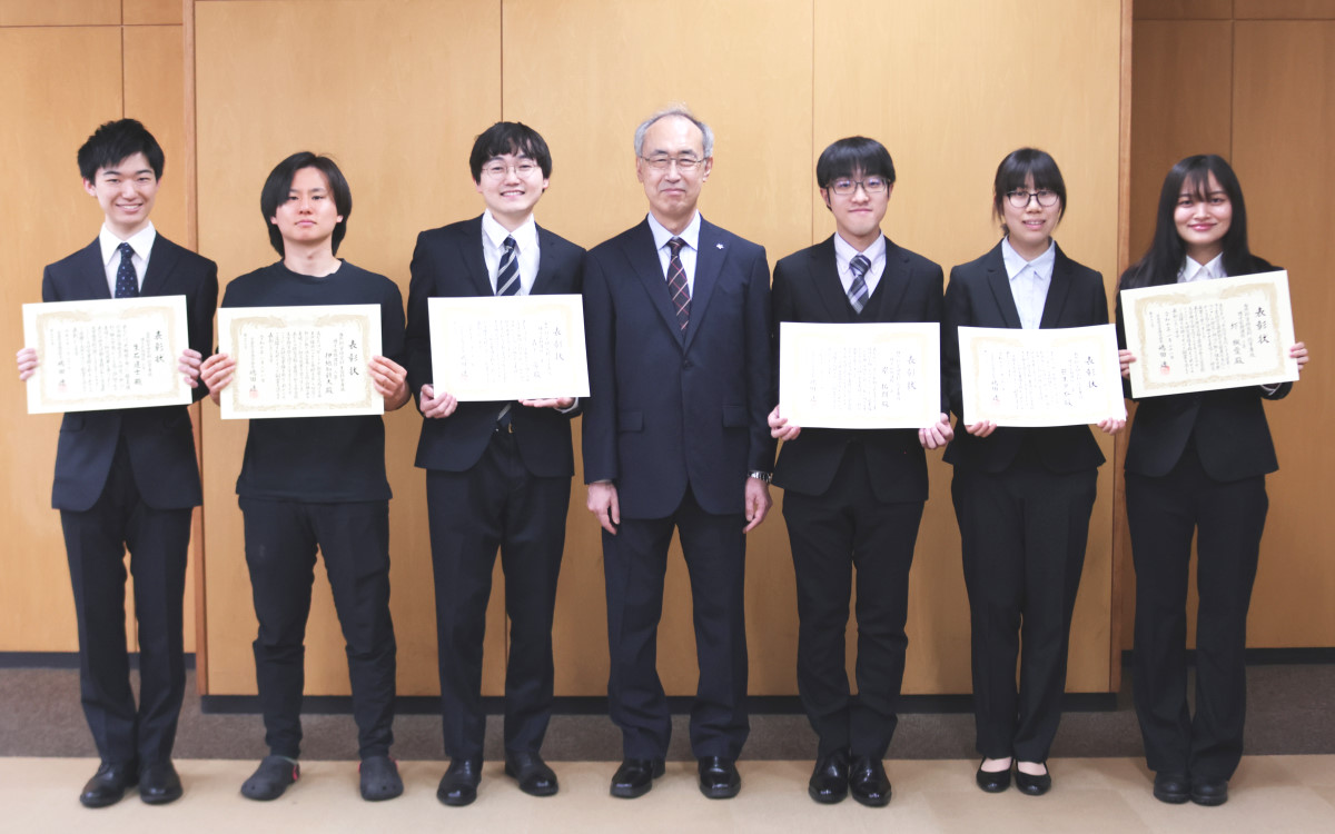 2024年度理学部長表彰を行いました