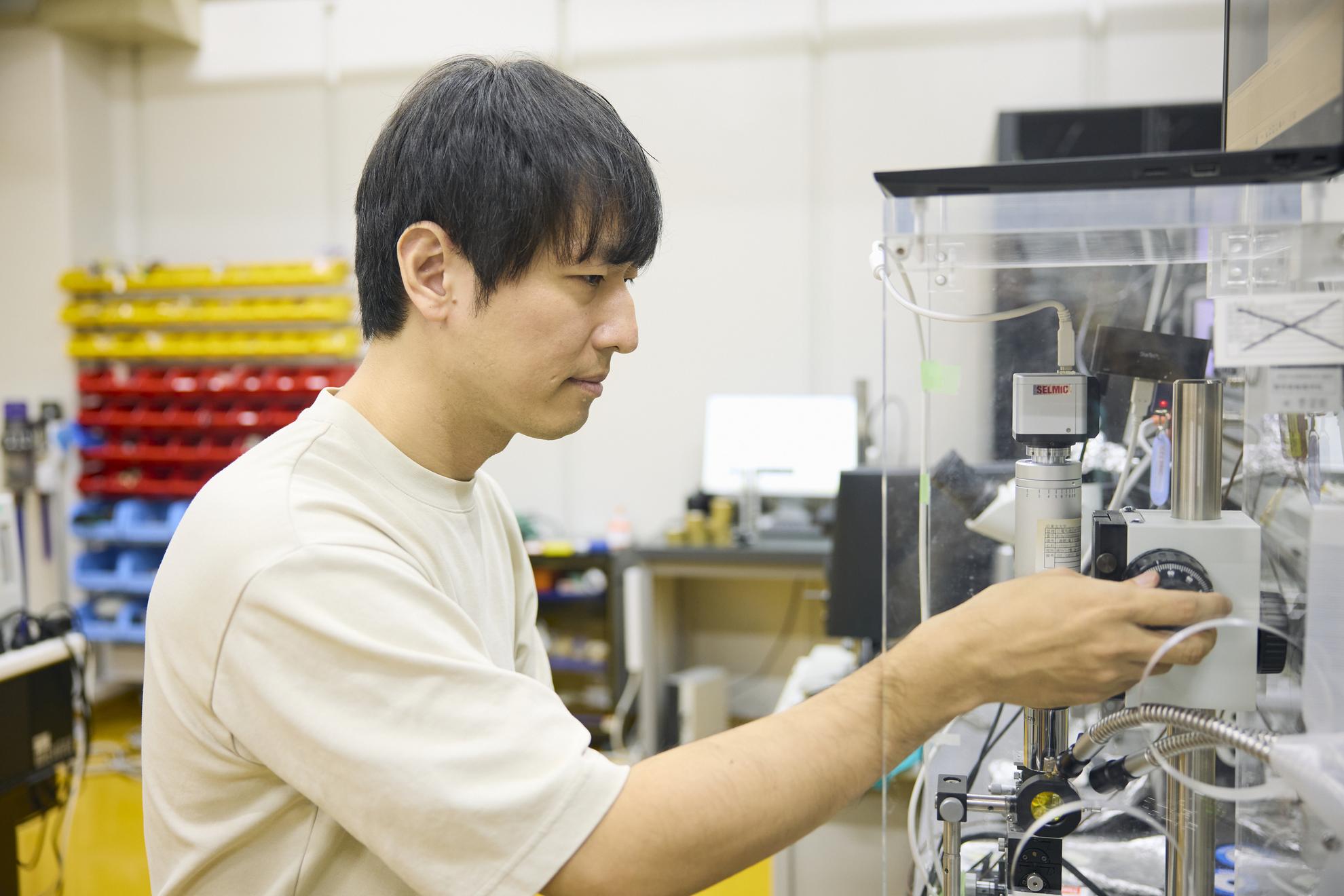 世界最高精度の計測装置で量子の謎に迫る